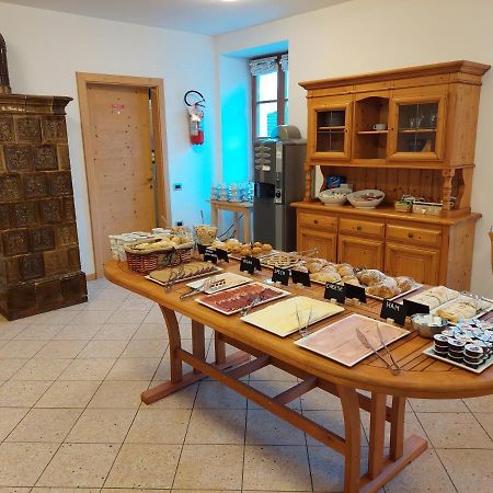 Taxus Hostel Pieve Tesino Exterior photo